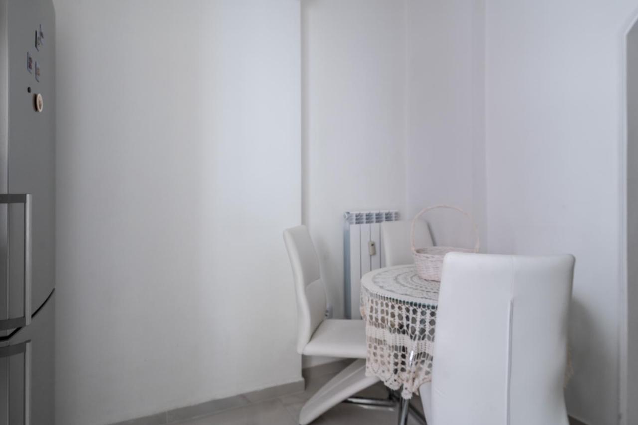 Central 2-Bd Bright Apartment In Sofia By Flat Mаnager Екстер'єр фото